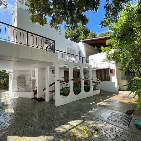 Hanu Reddy Residences - Nawab Habibullah Avenue 첸나이 외부 사진