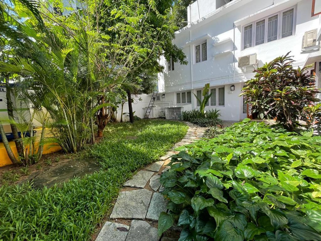 Hanu Reddy Residences - Nawab Habibullah Avenue 첸나이 외부 사진