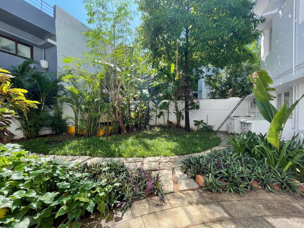 Hanu Reddy Residences - Nawab Habibullah Avenue 첸나이 외부 사진