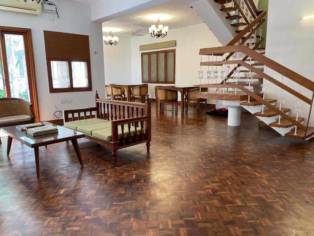Hanu Reddy Residences - Nawab Habibullah Avenue 첸나이 외부 사진